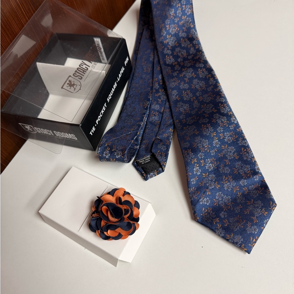 Stacy Adams Navy and Copper Floral Tie Set with matching lapel pin.